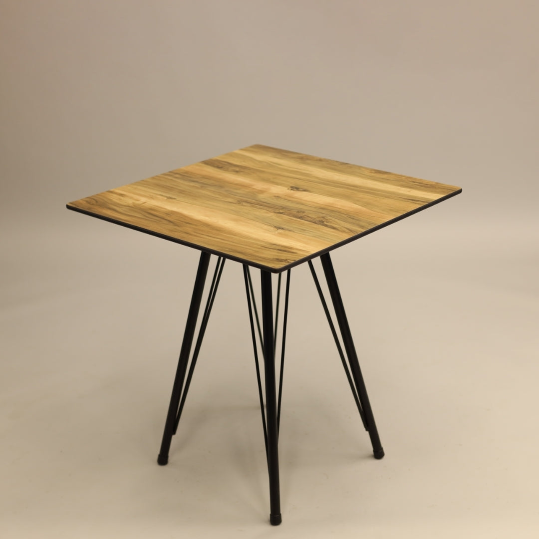 Table laminée effet bois